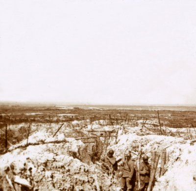 Kijkend naar de Duitse frontlinie, c1914-c1918 door Unbekannt
