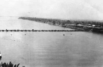 Lage pontonbrug, Bagdad, Mesopotamië, WOI, 1918 door Unbekannt