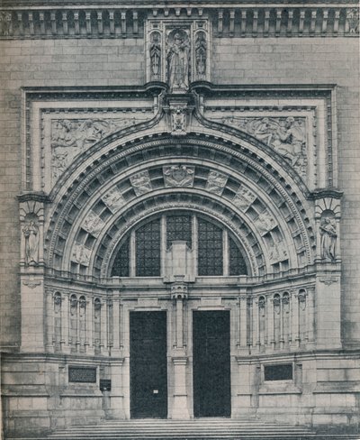 Hoofdingang, Victoria en Albert Museum, met beeldhouwwerk van Alfred Drury, ca. 1909 door Unbekannt