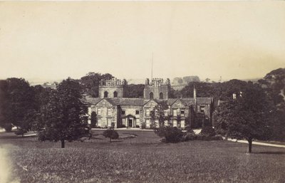 Herenhuis met twee torens gezien vanaf het terrein, 1860s door Unbekannt