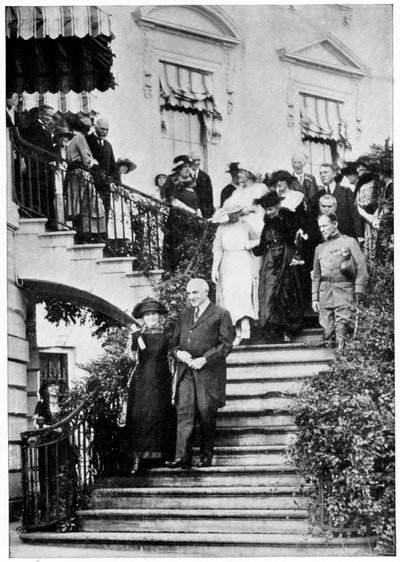 Marie Curie, Pools-Franse natuurkundige met de Amerikaanse president Harding door Unbekannt