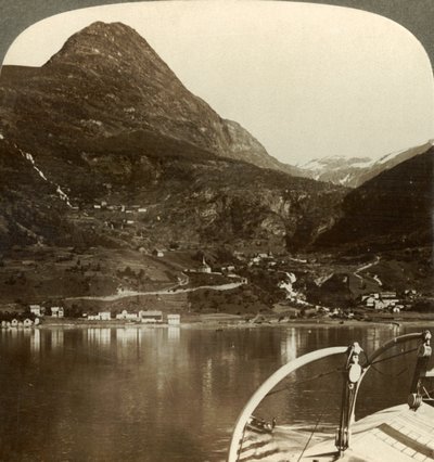 Marok en de gigantische hoogten erachter, Z.Z.O. van Geirangerfjord, Noorwegen, c1905 door Unbekannt