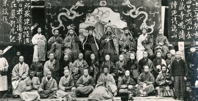 Bijeenkomst van Boeddhistische Klooster Oversten in China, eind negentiende eeuw door Unbekannt