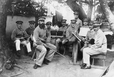 Leden van een Duits Bando krijgsgevangenenkamporkest in Tokushima Prefectuur, ca. 1917 door Unbekannt