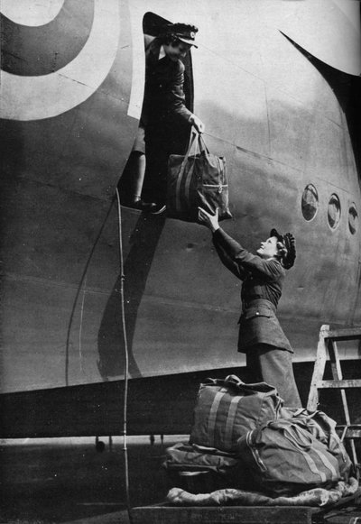 Leden van de WAAF in dienst bij Coastal Command, ca. 1940-1943 door Unbekannt
