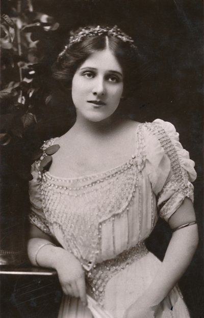 Miss Edna May, 1878-1948, ca. 1930 door Unbekannt