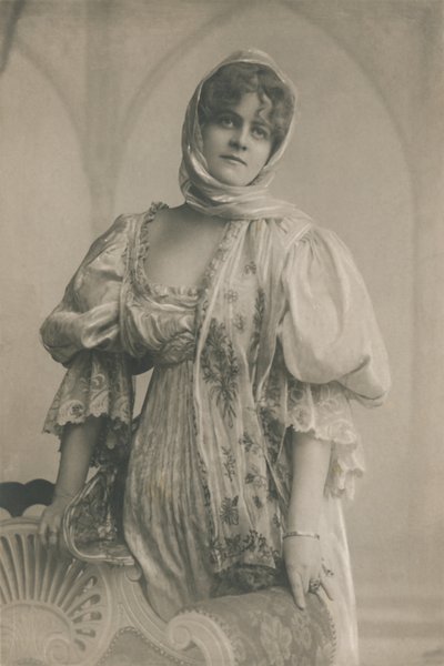 Miss Marie Studholme, 1872-1930, ca. 1930 door Unbekannt