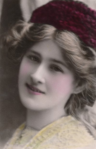 Miss Phyllis Dare, 1890-1975, ca. 1930 door Unbekannt