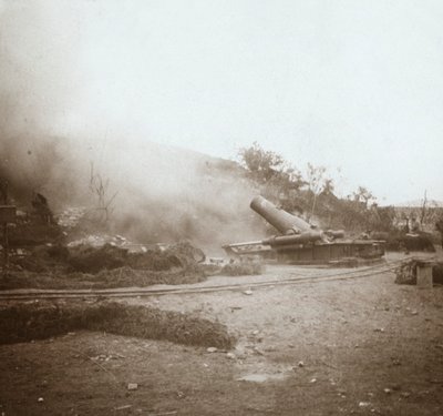 Mortier in actie, Somme, Noord-Frankrijk, ca. 1914-ca. 1918 door Unbekannt