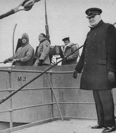 Mr. Churchill met een Britse en Amerikaanse bemanning, 1943-44 door Unbekannt