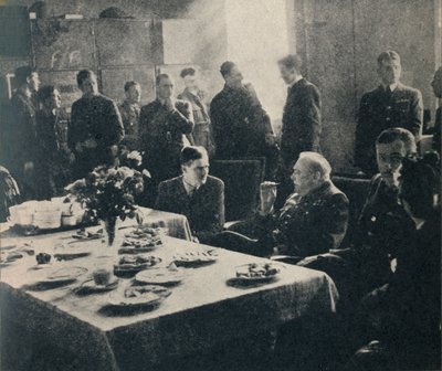Mr. Churchill met de R.A.F. - 615 Fighter Squadron, 1940s, 1945 door Unbekannt