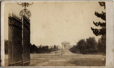 Gemeente Parijs (1871): uitzicht op Porte Maillot en de Arc de Triomphe door Unbekannt