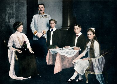 Vermoordde aartshertog Frans Ferdinand met zijn vrouw en kinderen, ca. 1910 door Unbekannt