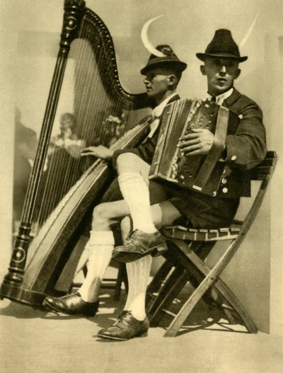 Muzikanten, Tirol, Oostenrijk, c1935 door Unbekannt