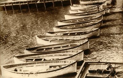 Stille Getuigenis van Tragedie: Alles Wat Overbleef van het Grootste Schip ter Wereld, 1912, 1933 door Unbekannt