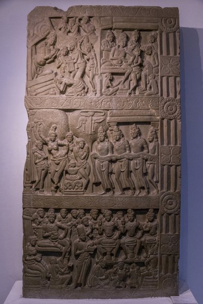 Nationaal museum van India, Delhi. Scènes uit het leven van Boeddha. Ikshvaku, 3e eeuw n.Chr. Nagarjunakonda, Andhra Pradesh. Grijsachtige kalksteen. (detail). India. door Unbekannt