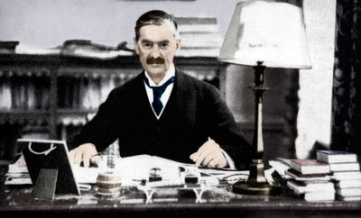 Neville Chamberlain 1869-1940, Britse premier, c1930s 1936 door Unbekannt