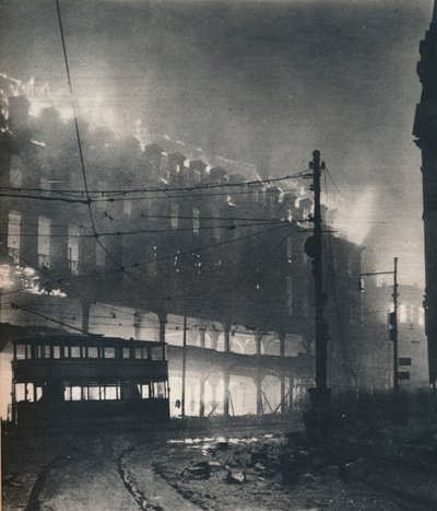 Negen uur bombardement. Toen het de beurt van Sheffield was, was het hartje winter door Unbekannt