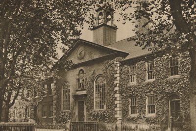 Oude armenhuizen in de Kingsland Road omgebouwd tot een meubelmuseum, ca. 1935 door Unbekannt