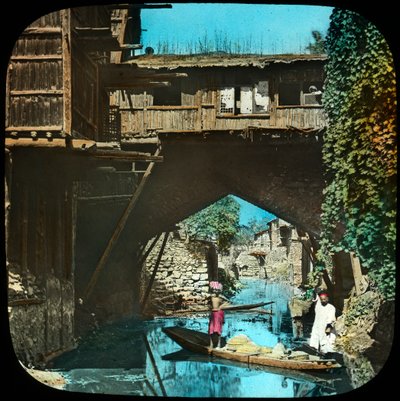 Oude brug, Srinagar, Kasjmir, India door Unbekannt