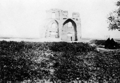 Oude ruïne aan de oevers van de Tigris, Mosul, Mesopotamië door Unbekannt