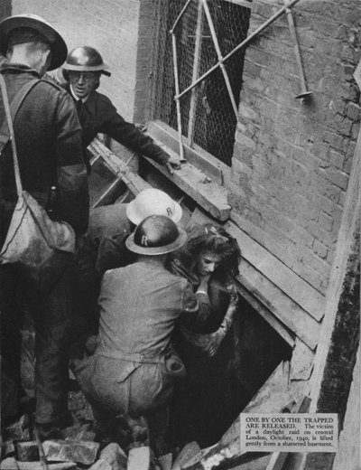 Een voor een worden de gevangenen vrijgelaten, 1940 1942 door Unbekannt