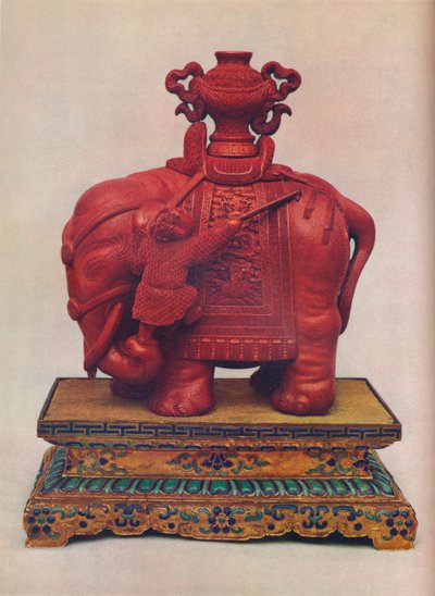 Een van een paar gesneden rode lakolifanten, Chinees, Qianlong-periode, ca. 1765 door Unbekannt