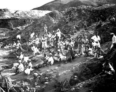 Dagbouwmijn, Korea, 1900 door Unbekannt