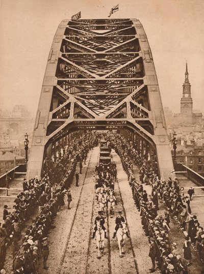 Opening van de nieuwe Tyne Bridge door koning George V, Newcastle-upon-Tyne, 10 oktober 1928. 1935 door Unbekannt
