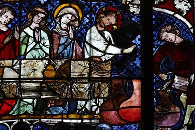 Onze-Lieve-Vrouwekathedraal van Straatsburg. Glas-in-loodraam. De verandering van water in wijn op de bruiloft te Kana. 14e eeuw. Straatsburg, Frankrijk door Unbekannt