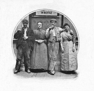 Buiten een kroeg, Londen, ca. 1903 door Unbekannt