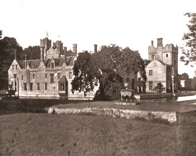Oxburgh Hall, Norfolk, 1894 door Unbekannt