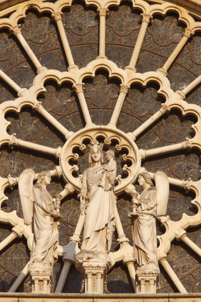 Notre Dame kathedraal westvleugel: Maagd en kind en engelen, Parijs, Frankrijk door Unbekannt
