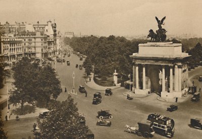 Piccadilly en de Quadriga van Constitution Hill, c1935 door Unbekannt