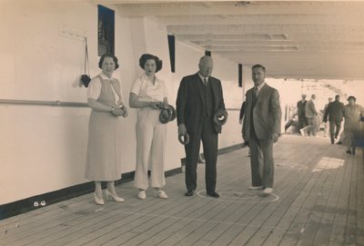Quoits spelen aan boord van de SS Arandora Star, 1936 door Unbekannt