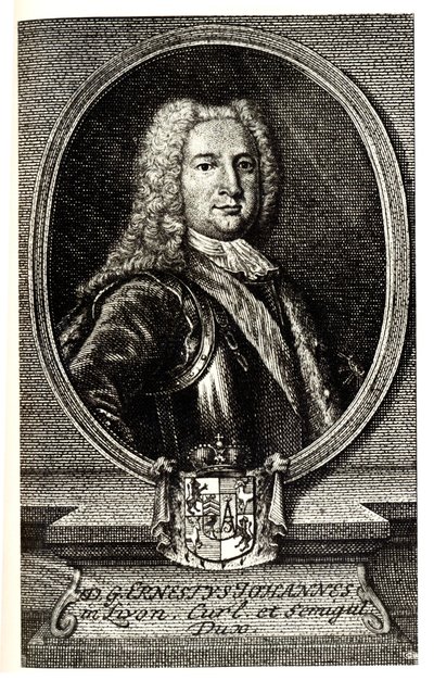 Portret van Ernst Johann von Biron 1690-1772, Hertog van Koerland en Semigallia en regent van het Russische Rijk door Unbekannt