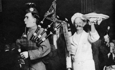 Presentatie van de haggis op een Caledonisch banket, Londen, 1926-1927 door Unbekannt