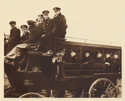 Prins Albert, arriveert in Devonport om aan boord te gaan van de kruiser Cumberland, 1913, 1937 door Unbekannt