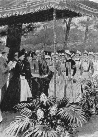Prinses Alexandra Overhandigt Certificaten aan Verpleegsters in Marlborough House, 21 juli 1899, 1901 door Unbekannt