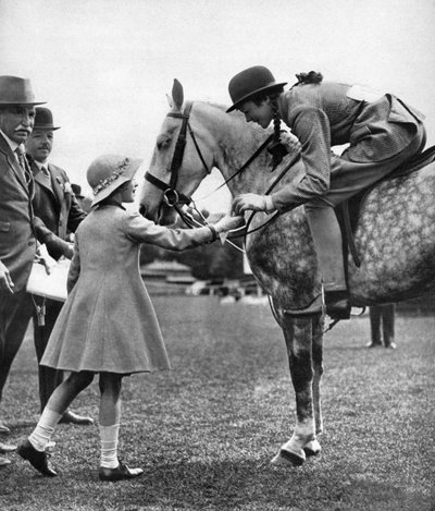 Prinses Elizabeth op Kinderdag, Richmond Horse Show, ca. 1936 door Unbekannt