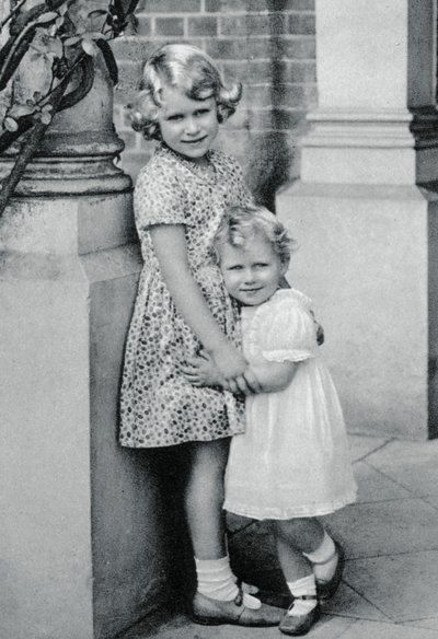 Prinsessen Elizabeth en Margaret Rose, 1932, 1937 door Unbekannt