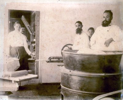 Productie van mineraalwatercake, Yessentuki, Rusland, 1900s door Unbekannt
