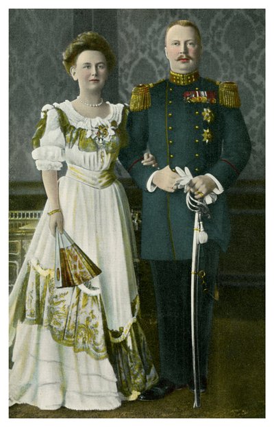 Koningin Wilhelmina en Prins Hendrik der Nederlanden, ca. 1900s-1910s door Unbekannt