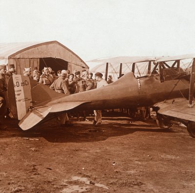 Terugkeer van gevechtsvliegtuig, ca. 1914-ca. 1918 door Unbekannt