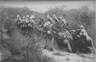 Rifle Brigade oefent bergbeklimmen met Maxim, 1902 door Unbekannt