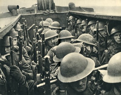 Royal Marines aan boord van een landingsvaartuig, Tweede Wereldoorlog, circa 1939-1943 door Unbekannt