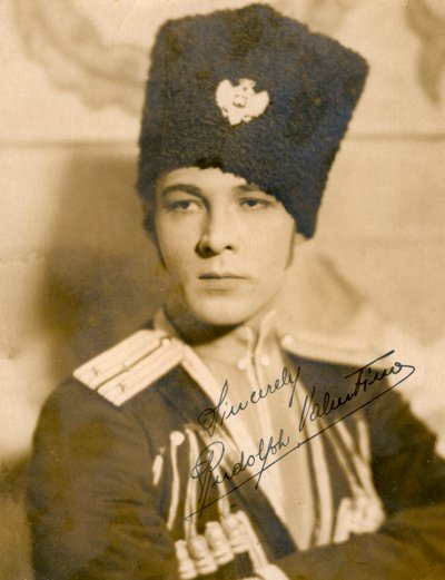 Rudolph Valentino 1895-1926, Italiaanse acteur, ca. 1920s door Unbekannt