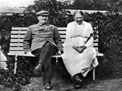 Russische bolsjewistische leider Vladimir Lenin en Nadezhda Krupskaya, Gorki, USSR, 1922 door Unbekannt