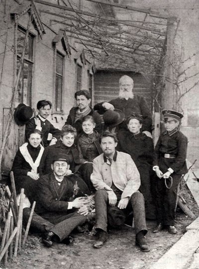Russische auteur Anton Tsjechov met familie en vrienden, 1890 door Unbekannt