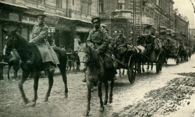 Russische bevoorradingskolom bij Przemysl, maart 1915, ca. 1920 door Unbekannt